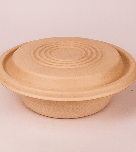 Compostable 500ml bowl with matching lid, made from upcycled hemp fiber for eco-friendly food packaging.
